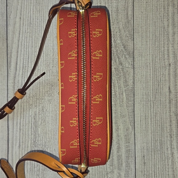 Dooney & Bourke Women's Loni Signature Logo Crossbody Bag Red/Tan NWOT - Picture 5 of 16